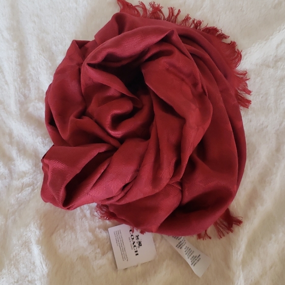 Coach Red stole - Picture 1 of 4